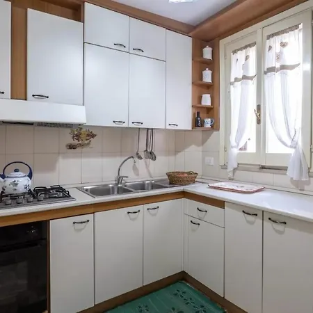 Bilocale Grazioso Al Centro Di Apartment