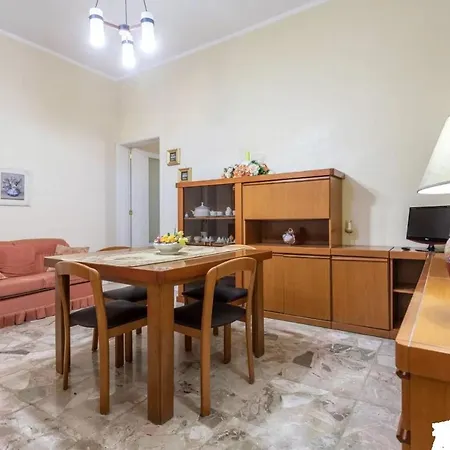 Bilocale Grazioso Al Centro Di Apartment